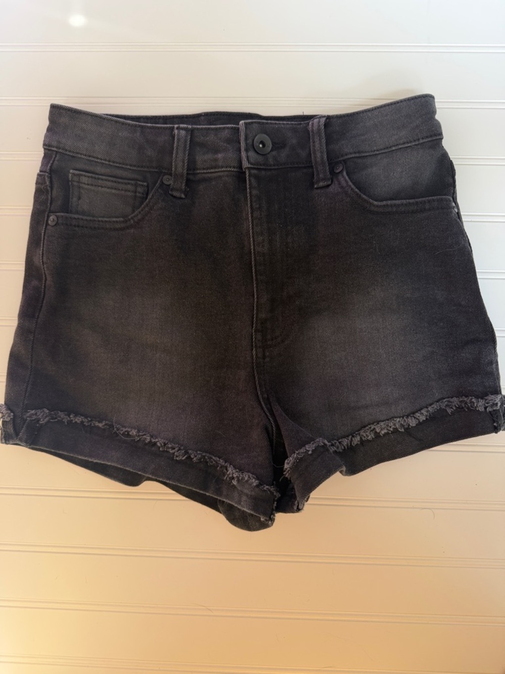 (049)Kendall & Kylie Washed Black High-Rise Denim Cutoff Shorts